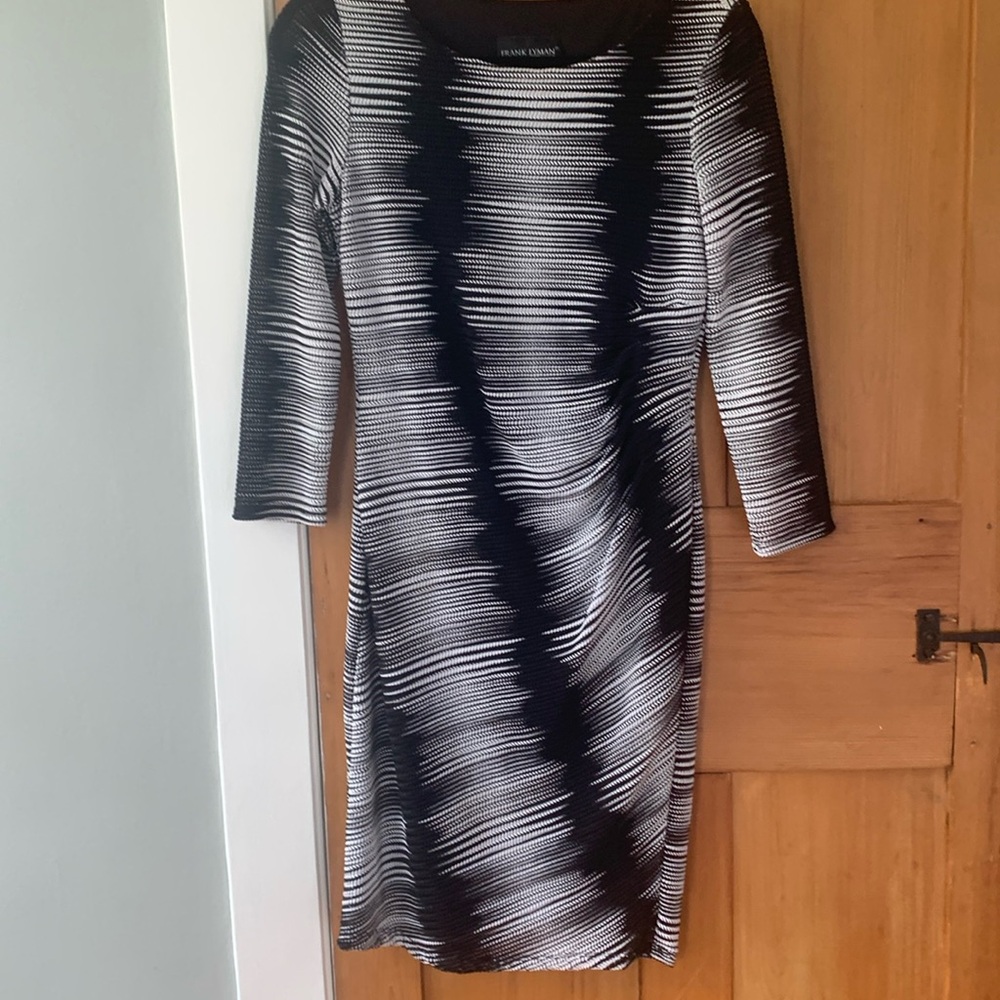 Frank Lyman fully lined stretch fitted dress